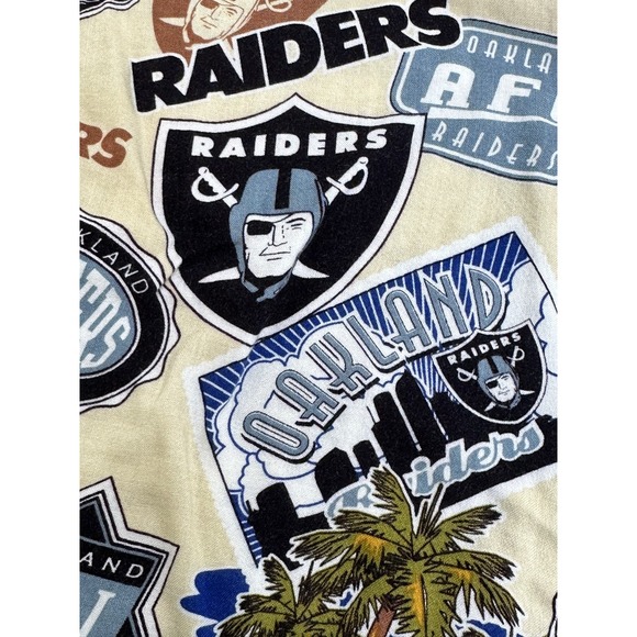 Raiders Oakland Shirt Men's Size Medium Vintage Hawaiian Style Button Up‎ EUC - Picture 3 of 7